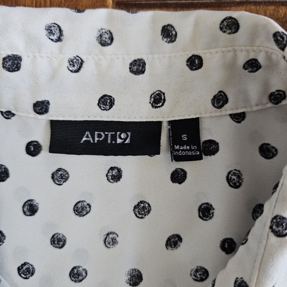 Apt. 9 silky blouse size S - Picture 3 of 11